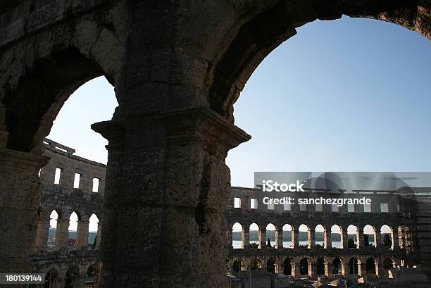 Foto de Coliseu Romano Em Pula Croácia e mais fotos de stock de Anfiteatro - Anfiteatro, Antigo, Antiguidades