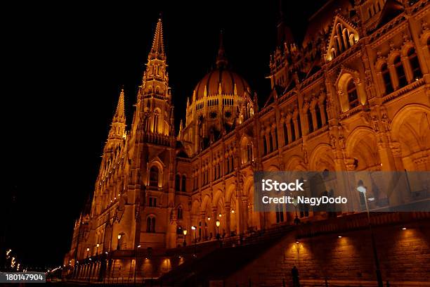 Palazzo Del Parlamento Di Budapest - Fotografie stock e altre immagini di Architettura - Architettura, Budapest, Capitali internazionali