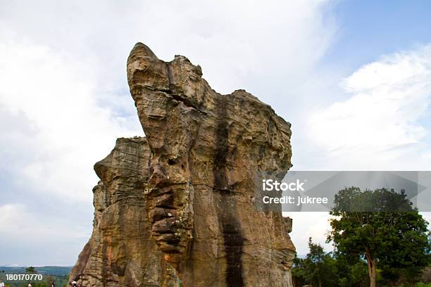 Photo libre de droit de Mor Hin Khao Pierre Henge De Thaïlande Chaiyaphum banque d'images et plus d'images libres de droit de Archéologie