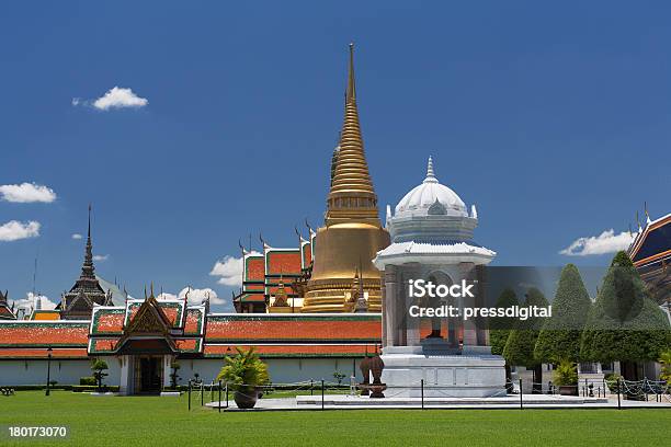 Photo libre de droit de Bangkok Le Wat Phra Kaeo banque d'images et plus d'images libres de droit de Architecture - Architecture, Asie, Bangkok