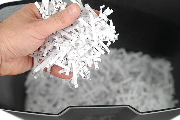 nessun modo ritorno - paper shredder isolated paper demolished foto e immagini stock