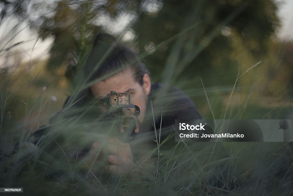 Hidden Sniper - Foto de stock de Adulto royalty-free