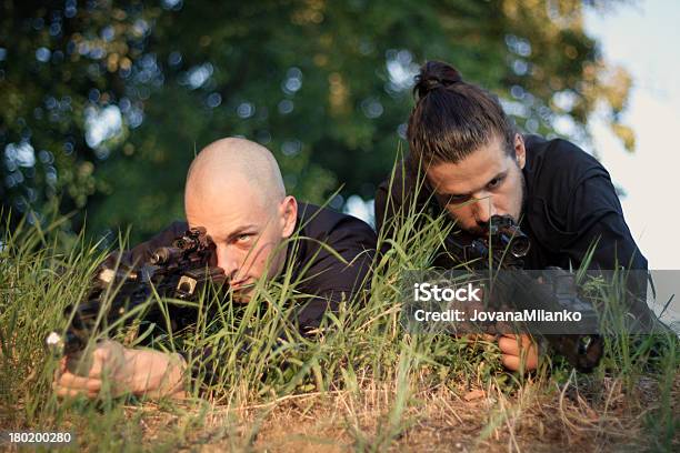 Foto de Amigos Em Combater e mais fotos de stock de Adulto - Adulto, Agressão, Alvo militar