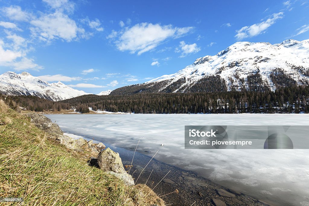 Bela paisagem de montanhas - Foto de stock de Azul royalty-free