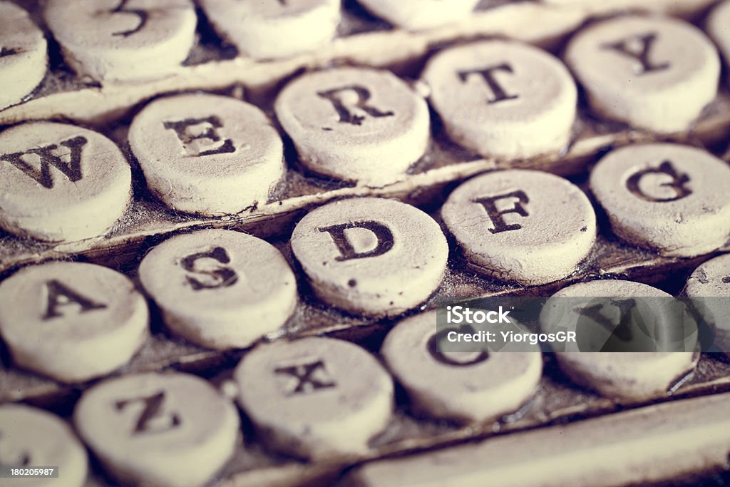 Machine à écrire Vintage en pierre sculptée clés - Photo de Affaires libre de droits