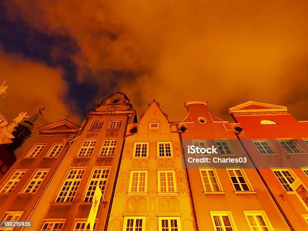 Длугий Тарг Street In Gdansk Польша — стоковые фотографии и другие картинки Архитектура - Архитектура, Башня, Без людей