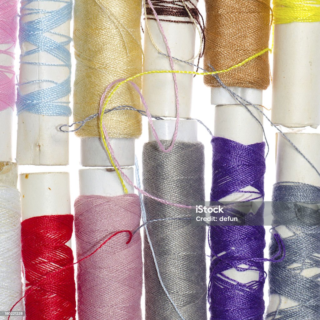 Carrete de hilo aislado - Foto de stock de Algodón - Textil libre de derechos