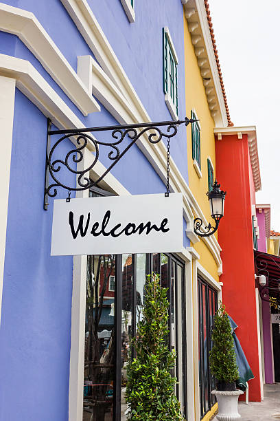 istock sign in shopping center 180226966