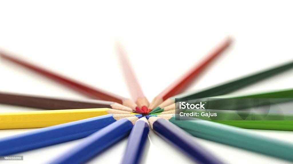 Crayons colorés en cercle pointant - Photo de Art libre de droits