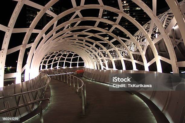 Andar Ponte À Noite De Melbourne - Fotografias de stock e mais imagens de Arquitetura - Arquitetura, Arte, Arte e Artesanato - Arte visual