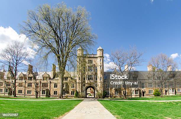 Law School Quadrangle University Of Michigan - zdjęcia stockowe i więcej obrazów University of Michigan - University of Michigan, Ann Arbor, Kampus uniwersytecki