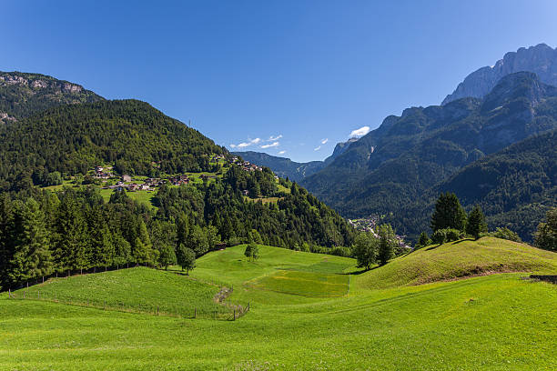 istock Pass in the Dolomites - Italy 180250854