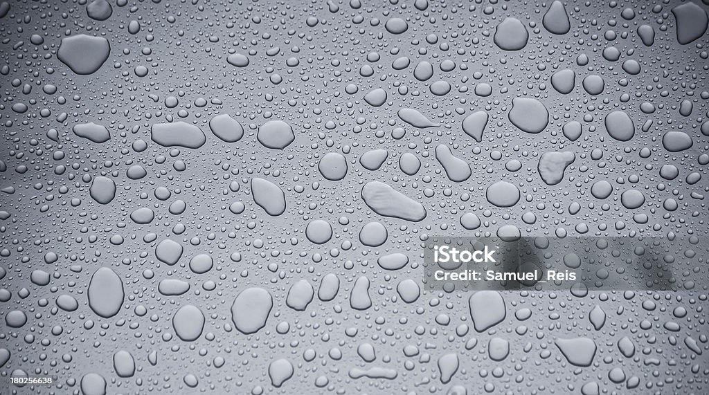 Gotas de agua sobre metal - Foto de stock de Abstracto libre de derechos