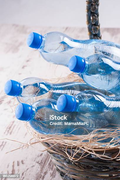 Foto de A Água e mais fotos de stock de Azul - Azul, Bebida, Branco