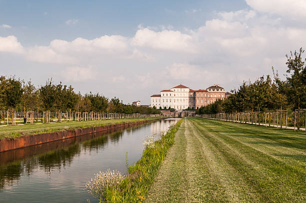 palazzo reggia di venaria () - venaria foto e immagini stock