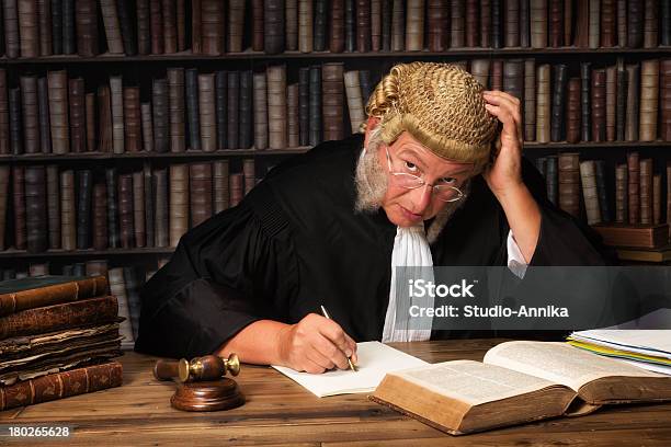 哀愁裁判官 - 人の髪のストックフォトや画像を多数ご用意 - 人の髪, 判決, 裁判官