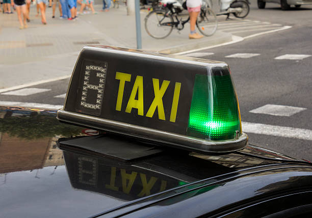 istock Spanish Taxi sign 180267154