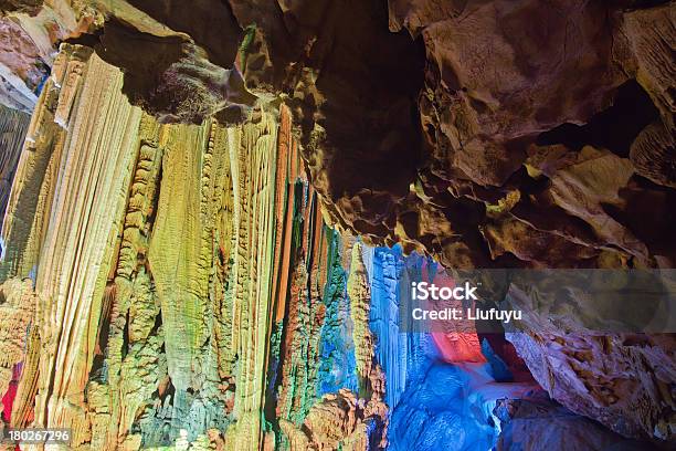 Ghigliottina - Fotografie stock e altre immagini di Acqua - Acqua, Ambientazione interna, Appuntito