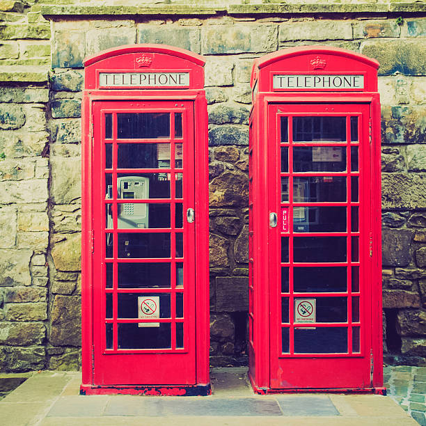 istock Vintage look London telephone box 180307320