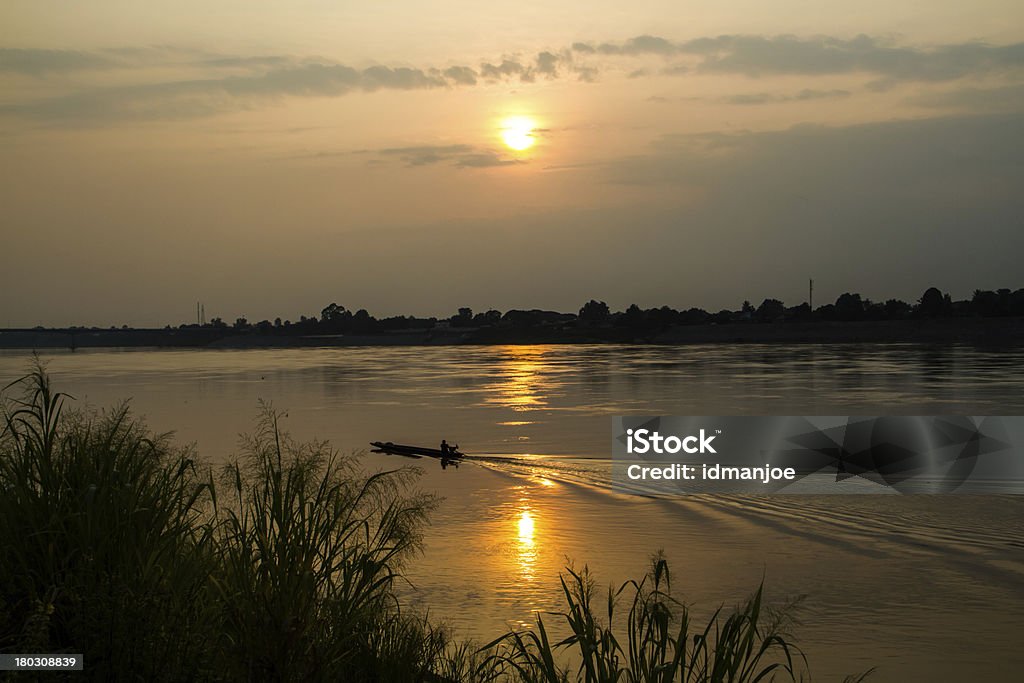 Coucher de soleil sur la rivière - Photo de Adulte libre de droits