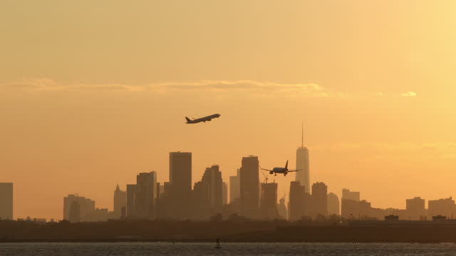 Airplanes and Skyline