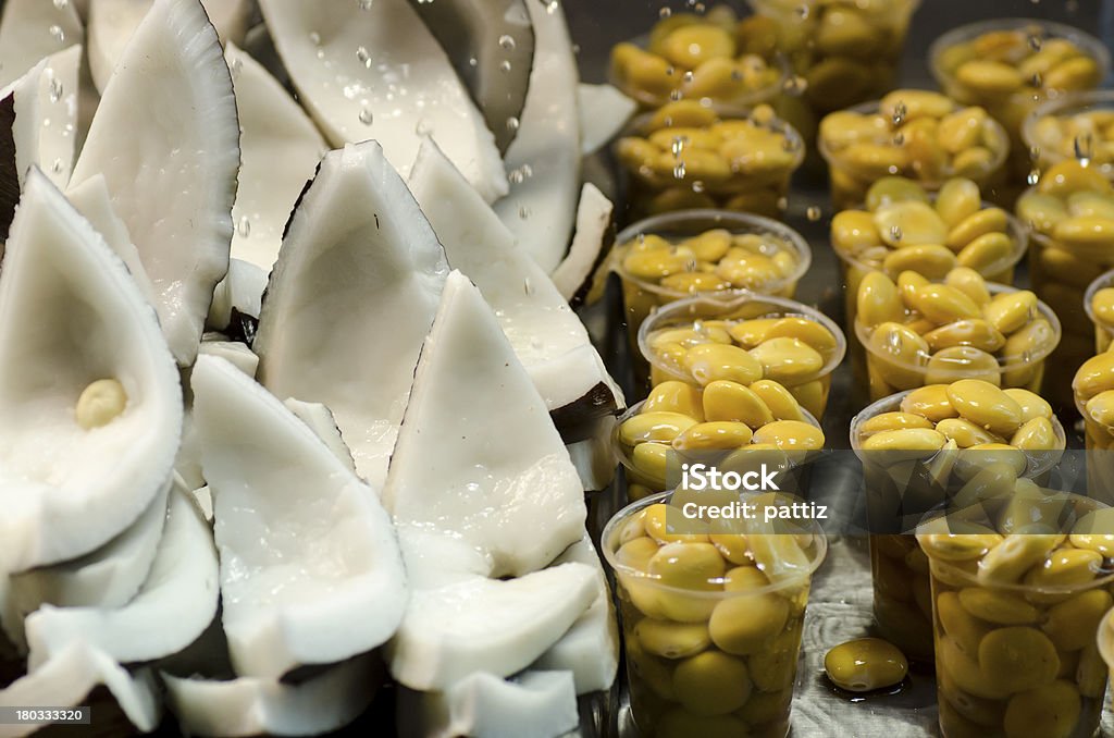 Kokosnuss und Altramuces - Lizenzfrei Durchnässt Stock-Foto