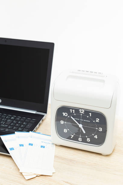 karta czasu pracy i rejestrator czasu pracy. - table time clock clock face zdjęcia i obrazy z banku zdjęć
