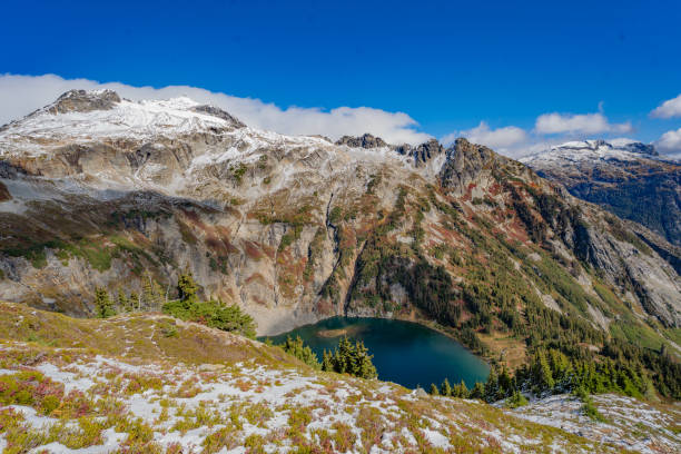 Fall Color in North Cascade Park Fall Color in North Cascade Park north cascades national park cascade range waterfall snowcapped stock pictures, royalty-free photos & images