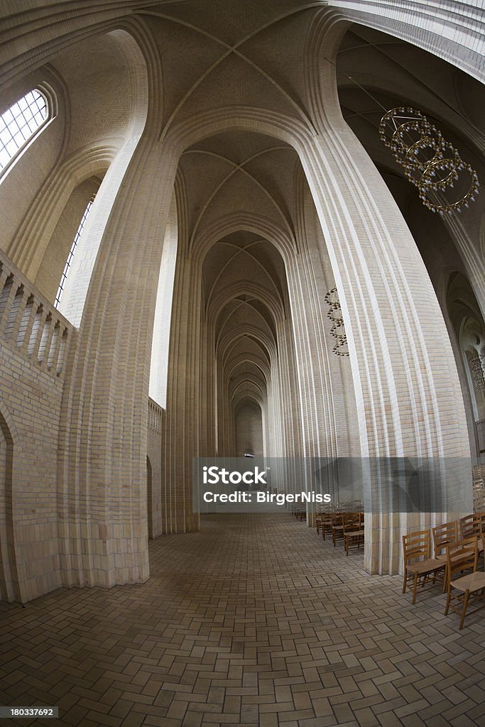 El interior de la iglesia Grundtvig, Copenhague, Dinamarca, - Foto de stock de Copenhague libre de derechos