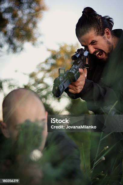 Backstabing - Fotografias de stock e mais imagens de Adulto - Adulto, Agressão, Alvo Militar