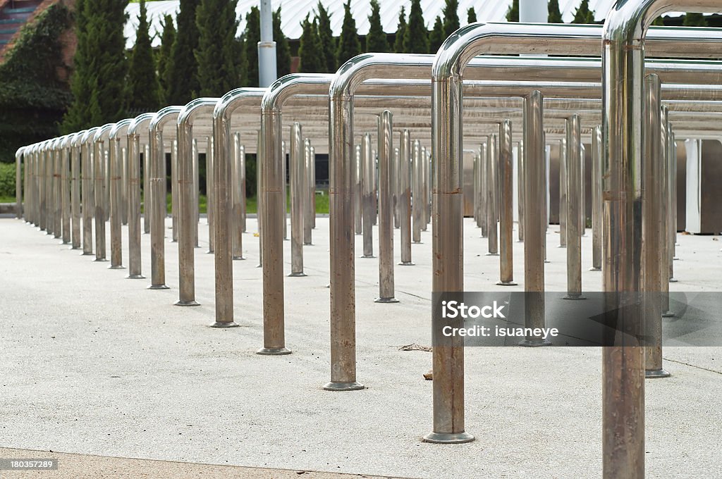 Acero, bares en entrada de carril para vender. - Foto de stock de Acero libre de derechos