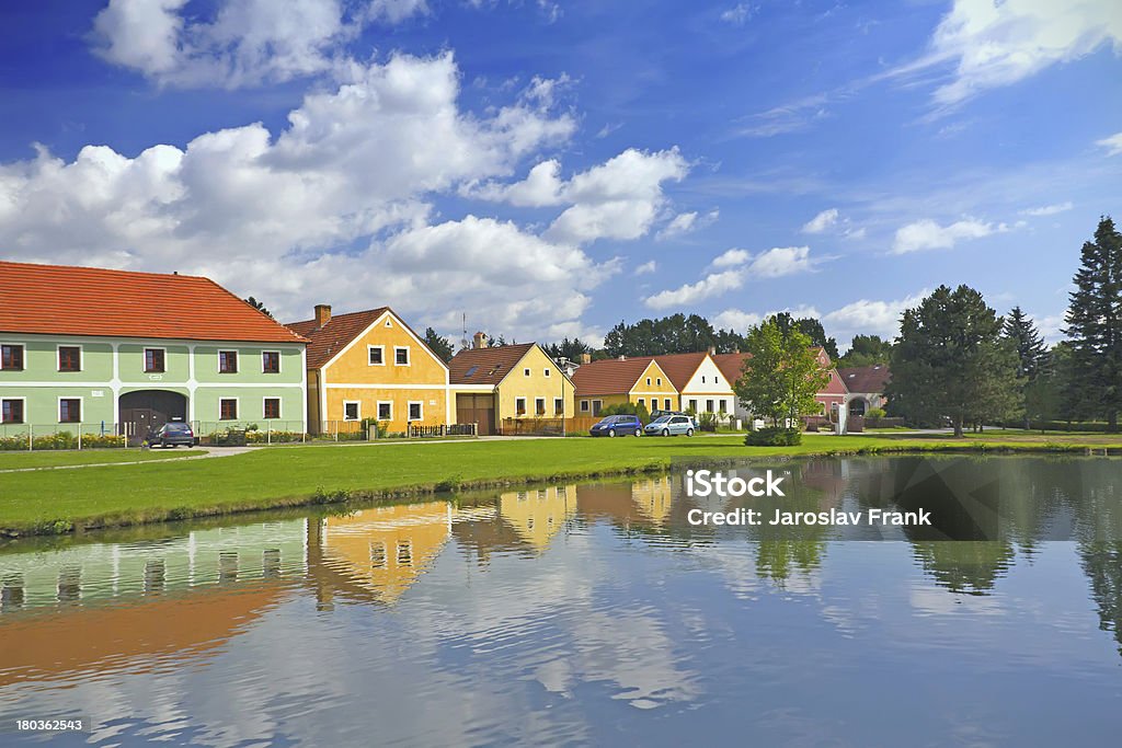 Rural casas de cor em Zabori (República Tcheca) - Foto de stock de Aldeia royalty-free