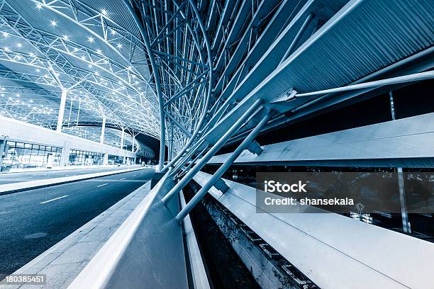 Foto de Estação De Trem e mais fotos de stock de Acender - Acender, Aeroporto, Arquitetura