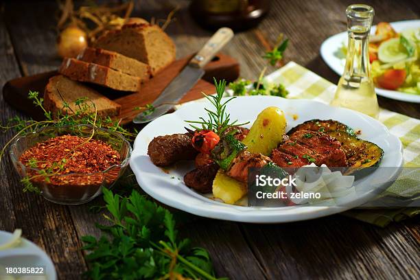 Almoço Bbq - Fotografias de stock e mais imagens de Alimentação Saudável - Alimentação Saudável, Almoço, Amarelo