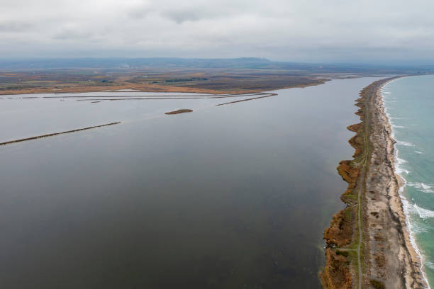 istock incredibly long strip of land 1803882479