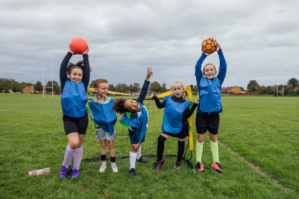 victoria de menores de 10 años en el fútbol sala - fiveaside fotografías e imágenes de stock