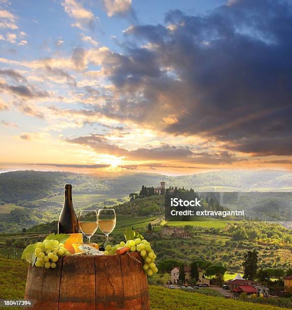 Vine Paisaje Con Vino De Vida En De Chianti Toscana Italia Foto de stock y más banco de imágenes de Agricultura