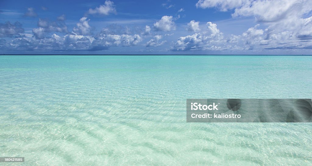 Wunderschönen türkisfarbenen Meer - Lizenzfrei Am Rand Stock-Foto