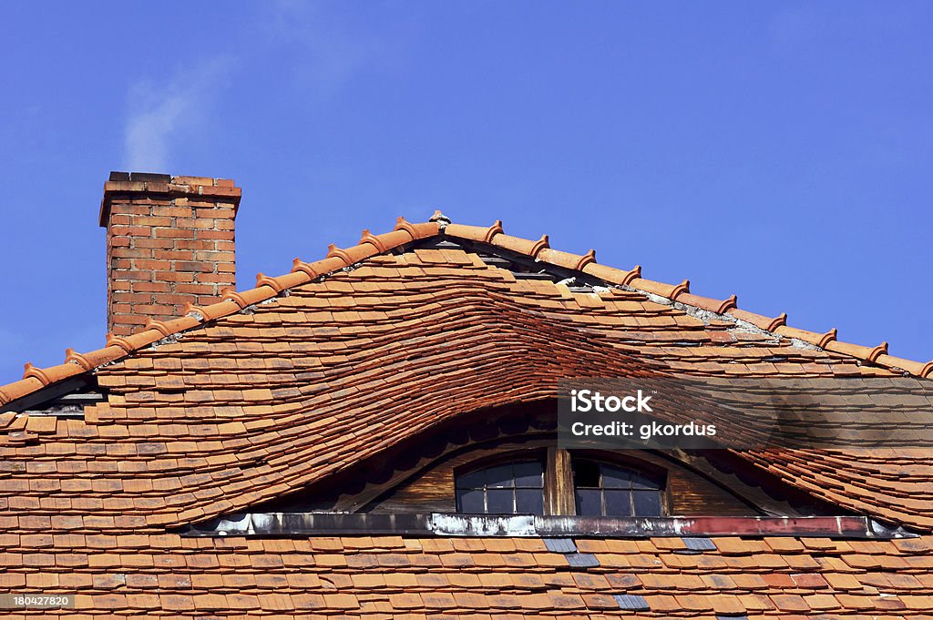 Oeil-de-boeuf-okno w dachu - Zbiór zdjęć royalty-free (Architektura)