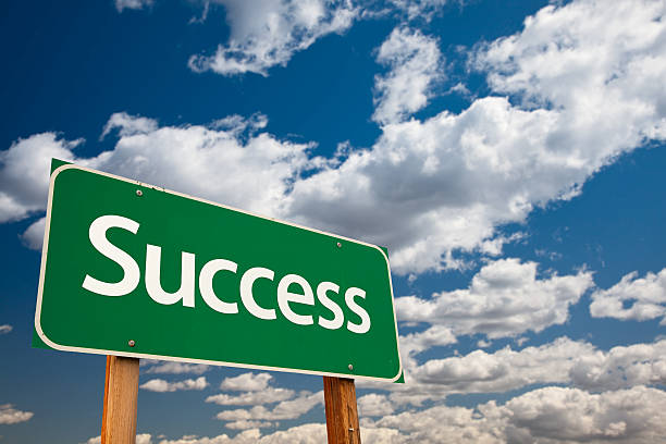 istock Success Green Road Sign 180433183