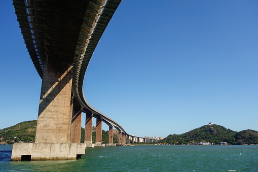 vista lateral del imponente Tercer puente, o Terceira ponte, con sus columnas. Vila Velha, ES, Brasil photo
