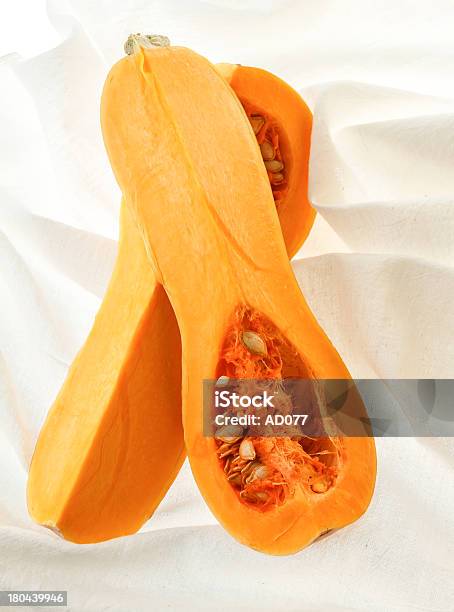 Zucca - Fotografie stock e altre immagini di Alimentazione sana - Alimentazione sana, Arancione, Autunno