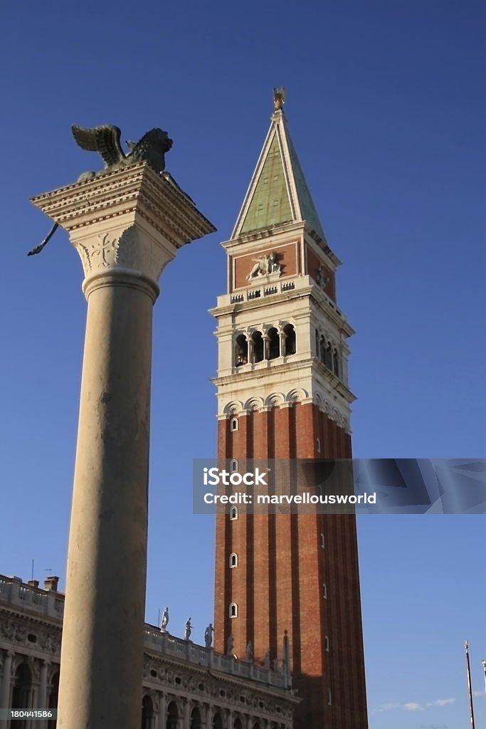 Кампанила и столбце Площадь Сан-Марко в Венеции - Стоковые фото Архитектура роялти-фри