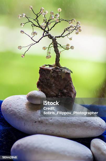 Маленький Дерево Ii — стоковые фотографии и другие картинки Абстрактный - Абстрактный, Без людей, Белый