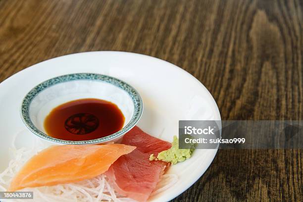 Sashimi Foto de stock y más banco de imágenes de Alimento - Alimento, Asia, Atún - Pescado