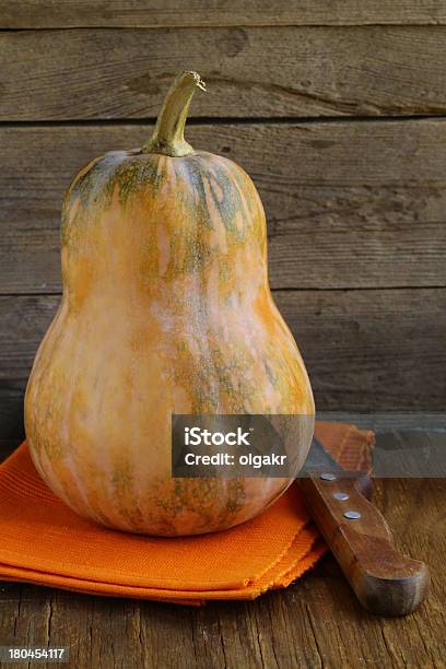 Intera Maturo Arancio Zucca - Fotografie stock e altre immagini di Agricoltura - Agricoltura, Alimentazione sana, Arancione