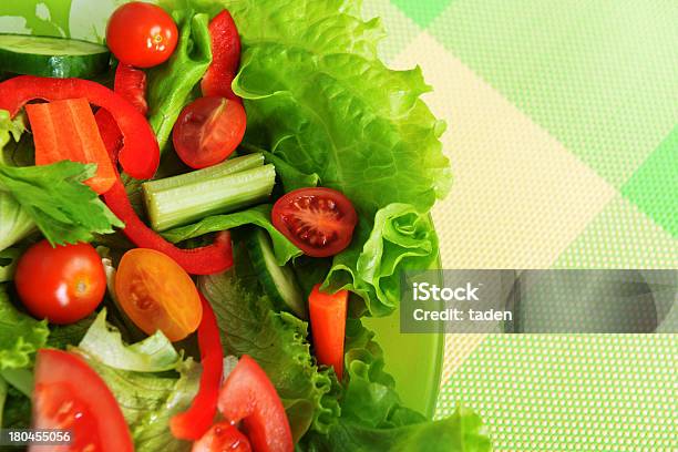 Salada Com Legumes - Fotografias de stock e mais imagens de Aipo - Aipo, Alface, Alimentação Saudável