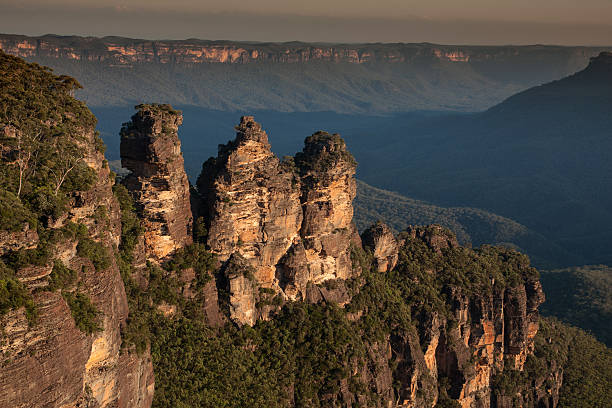 istock Three sister in Blue mountains national park, Sydney 180461002