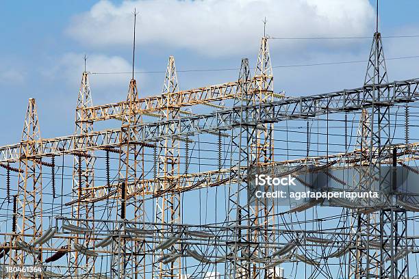 Foto de Subestação Elétrica e mais fotos de stock de Alta Voltagem - Alta Voltagem, Cabo, Cabo de alta-tensão