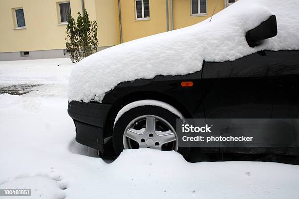 Schwarzes Auto Im Winter Stockfoto und mehr Bilder von Auto - Auto, Autounfall, Eingefroren